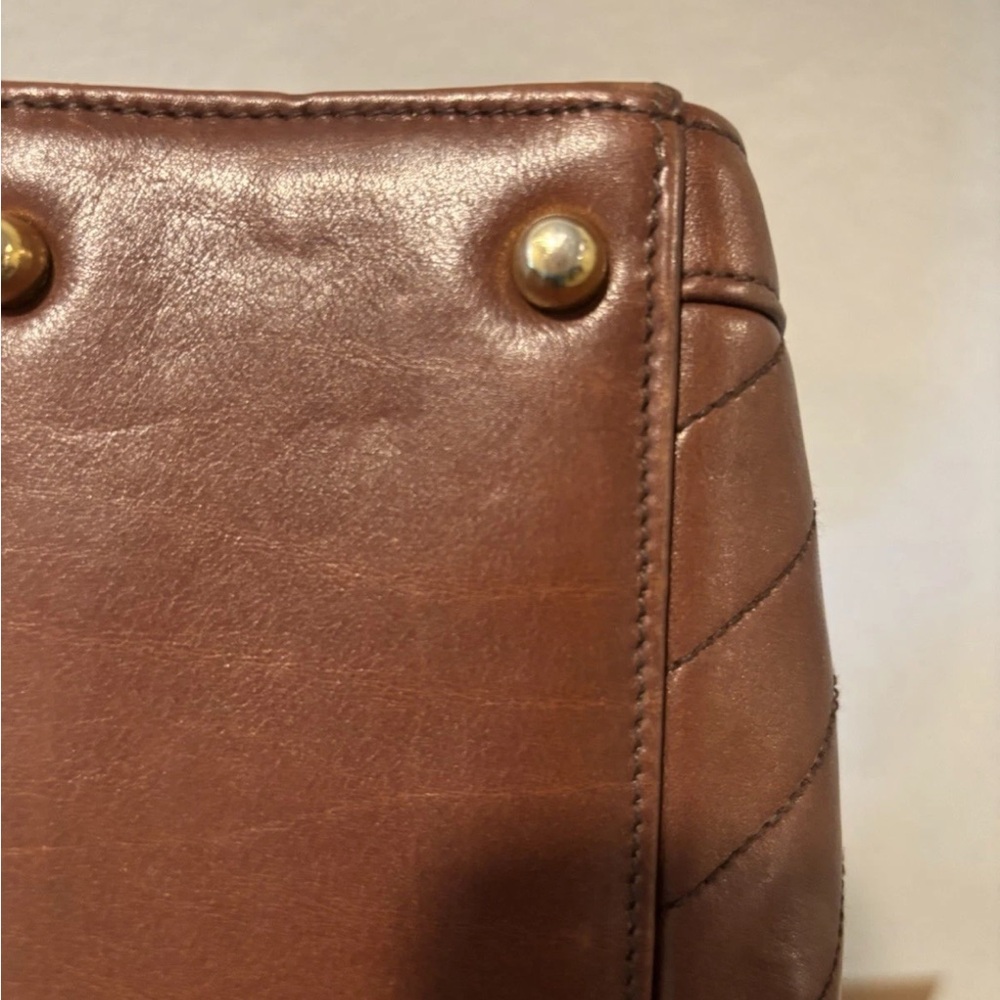 CHANEL Quilted Brown Leather Vintage Shoulder Bag 1990s Collection - Picture 9 of 16